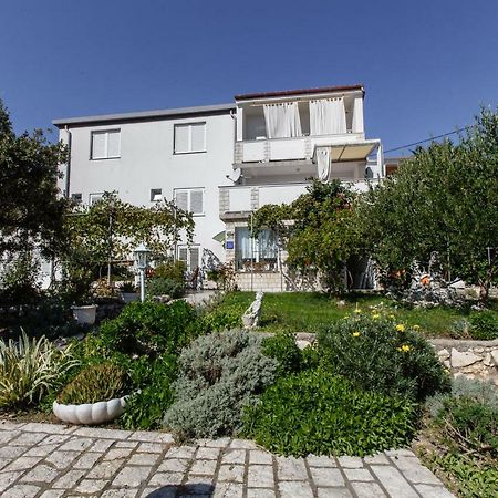 Apartments Maris Раб Экстерьер фото