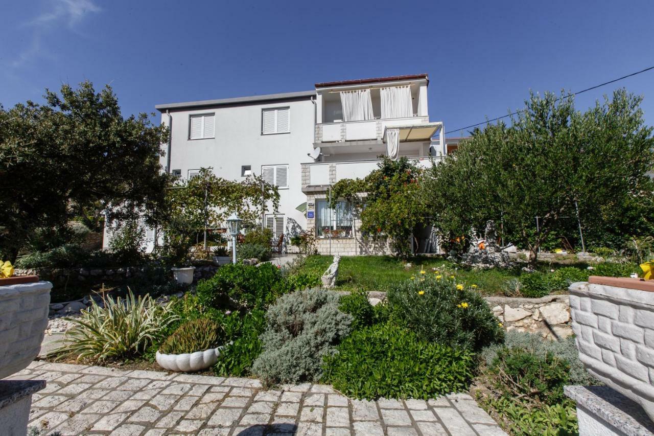 Apartments Maris Раб Экстерьер фото