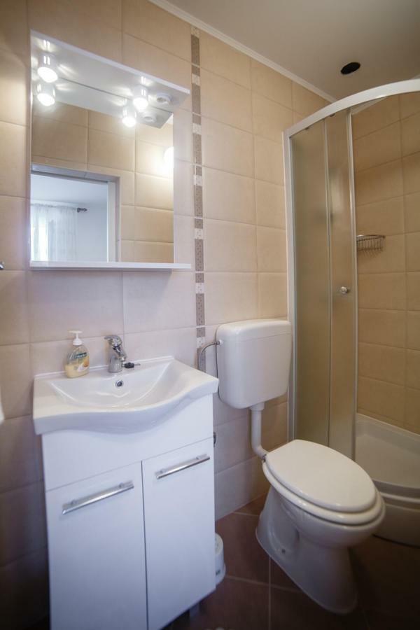 Apartments Maris Раб Экстерьер фото